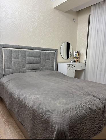 yataq ortuleri: Yataq otağı dəsti - Yataq: iri ölçülü çarpayı, yumşaq başlıqla — 1