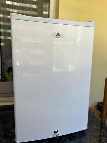 mini proyektorlar: İşlənmiş Mini Fischer Soyuducu Satılır, rəng - Ağ, Dolab içi — 1
