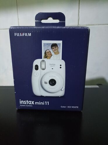 фото на памятник: Продается фотоаппарат (Полароид) Instax Mini 11, белого цвета, совсем