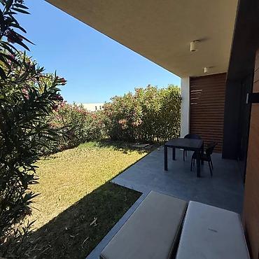 kirayə ev zabrat 1: Seabrazda 2 sot 45kv içərisində 1 otaqli, tam əşyali hər şəraiti olan — 2