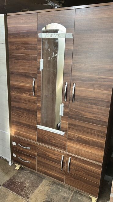 Dolablar: Açılan, 3 qapılı Düz dolab, Qarderob, paltar dolabı — 10