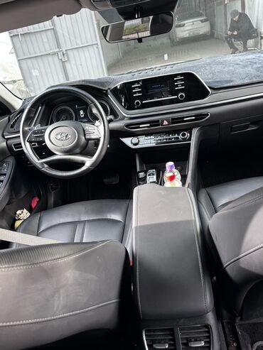 Hyundai: Hyundai Sonata: 2021 г., 2 л, Автомат, Газ, Седан at lalafo.kg — 13 Hyundai: Hyundai Sonata: 2021 г., 2 л, Автомат, Газ, Седан — 13