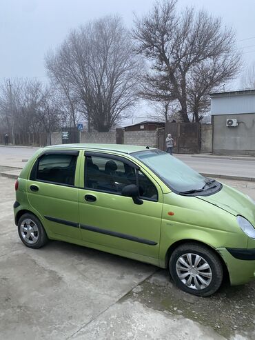 Легковой транспорт: Сдаю в аренду: Легковое авто, Частная аренда