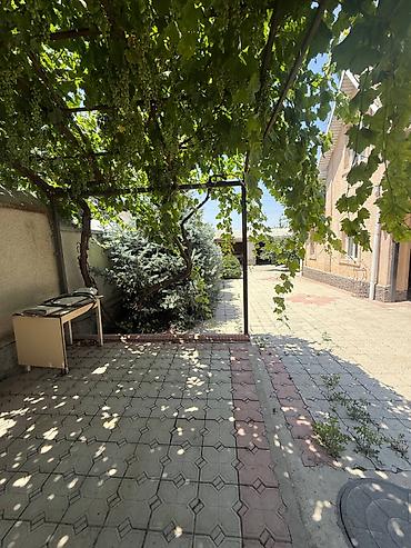 Продажа коттеджей и домов: 6 комнат, 145 м², 5 соток, Ош, Агентство недвижимости — 24