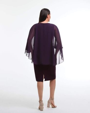 Haljine: Haljine za punije dame 
Cena 2999 din
Veličine XL, 2XL, 3XL, 4XL — 26
