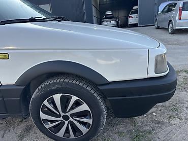 8 местный: Volkswagen Passat: 1992 г., 1.8 л, Механика, Бензин, Универсал — 5