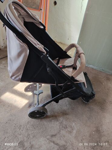 детские коляски трансформеры: Коляска, цвет - Коричневый, Б/у