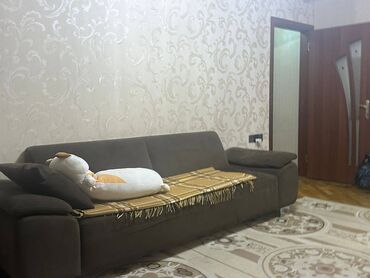 Uzunmüddətli kirayə mənzillər: Nərimanov metrosuyla 2 dəqiqə məsafədə Metroparkın yanında 5 mərtəbəli — 3