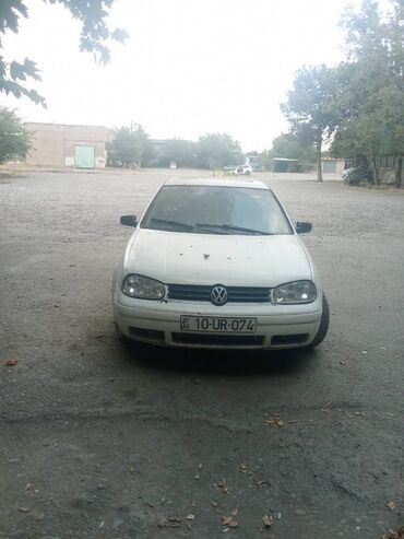 Volkswagen Golf: 2.3 l | 1999 il Hetçbek