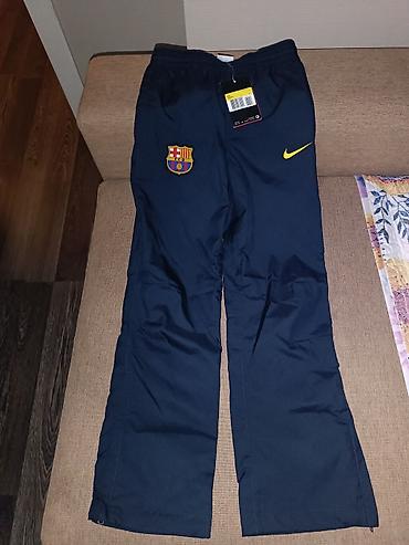 nike şalvar: Yenidir geyinilmeyib etketi üzərindədir 8-10 yaş arası,40 $ alınıb — 1