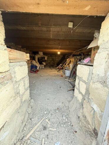 Həyət evləri və villaların satışı: Satılır: həyət evi - Qonaq Otağı,Mətbəx,Sanitar qovşaq,3 otaqdan — 11