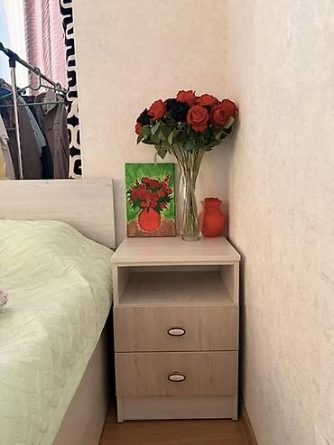 Эмерек: - Кровать двуспальная с высоким изголовьем и плотным — 1