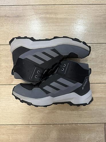 трековая обувь: Мужские ботинки, 40, Adidas, Б/у, цвет - Серый — 2