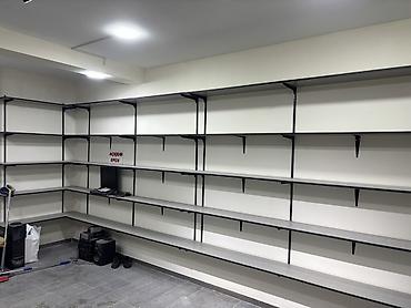 Rəf vitrinləri: Mağaza üçün vitrin rəfləri və stendlər - Material: laminat/MDF tipli — 8
