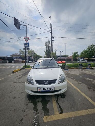 срочно продать машину: Honda Civic: 2004 г., 1.7 л, Вариатор, Газ, Хэтчбэк