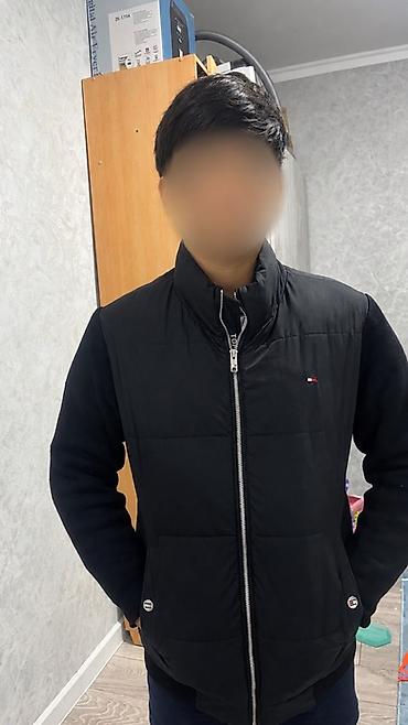 Курткалар: Эркектердин курткасы, L, Tommy Hilfiger, Колдонулган, түсү - Кара, Өзү алып кетүү — 1