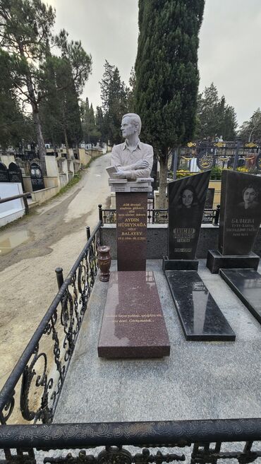 Başqa xidmətlər: Peşəkar rəssamların əl işləri ilə məzar daşı hazırlanması — 11