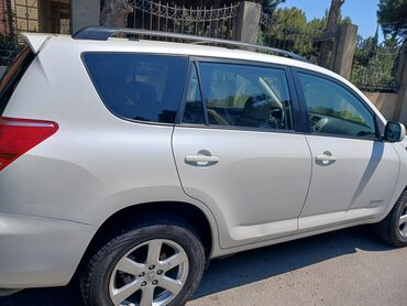 Toyota: Toyota RAV4: 2.4 l | 2007 il — 3