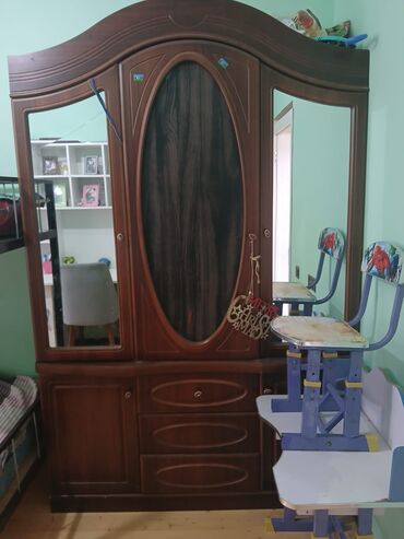 2ci el şkaflar: İşlənmiş, Açılan, 3 qapılı Düz dolab, Şifonyer, Azərbaycan