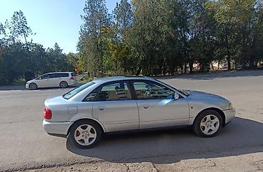 панель ауди а6: Audi A4: 1998 г., 1.8 л, Кол менен иштөөчү, Бензин, Седан — 2