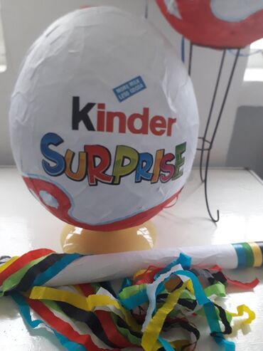 Igračke: Pinjata Kinder jaje Odmah dostupna pinjata! Pinjata je prazna, punite