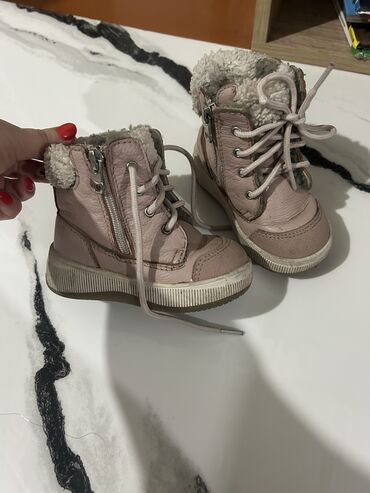 сапоги зимние женские натуральная кожа натуральный мех распродажа: Сапожки детские, 22 размер. Фирма Котофей, натуральная кожа, внутри