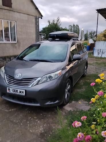 ред: Toyota Sienna: 2014 г., Минивэн — 4