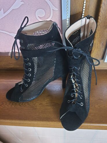 танцевальная обувь: Ботинки и ботильоны 40, цвет - Черный