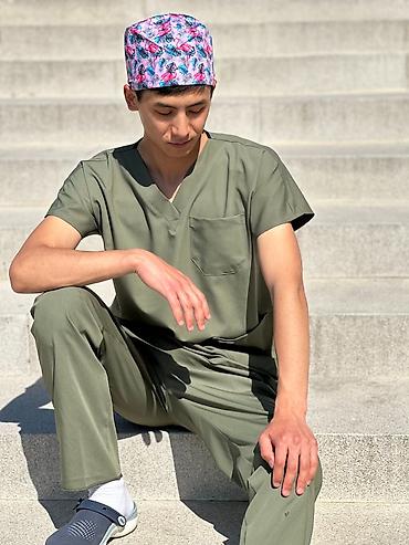Медициналык кийим: Медицинский костюм (scrubs) унисекс - Комплект: топ с V-образным — 1
