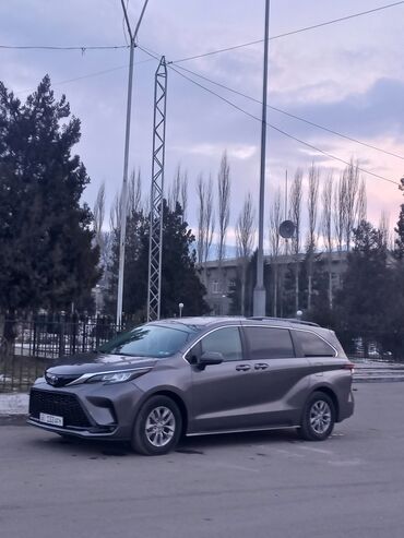 газбалон на авто: Toyota Sienna: 2022 г., 2.5 л, Гибрид, Минивэн