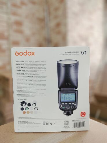 Godox V1 Godox tərəfindən istehsal olunan, peşəkar fotoqraflar üçün