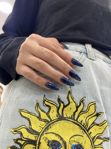 Manikür, pedikür: Tipsi qaynaq 10-15 AZN ♥️ Təsviri: - Klassik, fransız və modern — 2