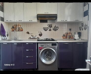 Матрасы: Metbex mebeli. Ölçü 2.50. Elave olaraq heç ne verilmir. Qiymet 300