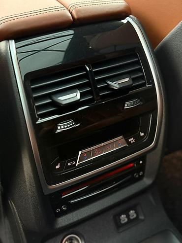 авто в такси: BMW X7: 2021 г., Автомат, Кроссовер — 2
