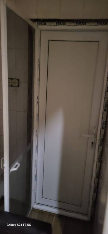 Uzunmüddətli kirayə mənzillər: 9 mkr, 9 mertebeli binanin 2ci mertebesinde qanuni 2 otaq elave — 14