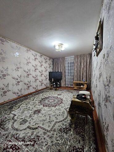 байтик баатыр: 3 комнаты, 60 м², 104 серия, 2 этаж