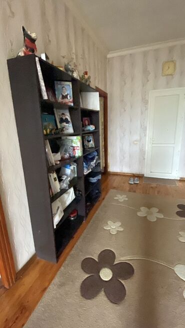 Kirayə qaraj: 0.06ha torpaq sahəsi. 109.6 kv.m yaşayış, 64.6 kv.m köməkçi sahə — 24