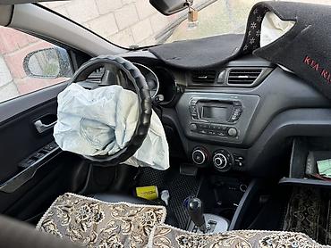 аварийные состояние: Kia Rio: 2013 г., 1.6 л, Автомат, Бензин, Седан — 4