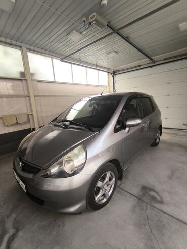 автомобили в рассрочку без первоначального взноса: Honda Jazz: 2006 г., 1.5 л, Вариатор, Бензин, Хэтчбэк