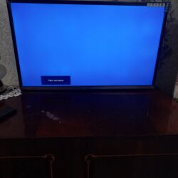 приставка смарт тв: Продаю телевизор 32" диагональ с коробкой документами андройд