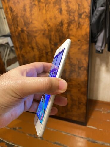 Apple iPhone: IPhone 8 Plus, 64 GB, Ağ, Barmaq izi — 8