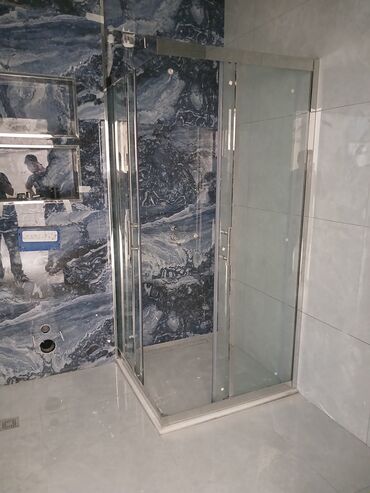 Duş kabinaları, arakəsmələr: Yeni Arakəsmə, Düzbucaqlı, Pulsuz çatdırılma — 23