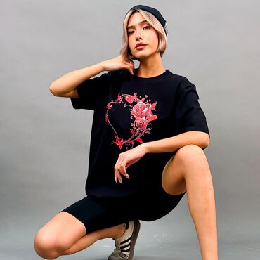 Женская классическая футболка с принтом «Цветы, Розы и Сердце» —