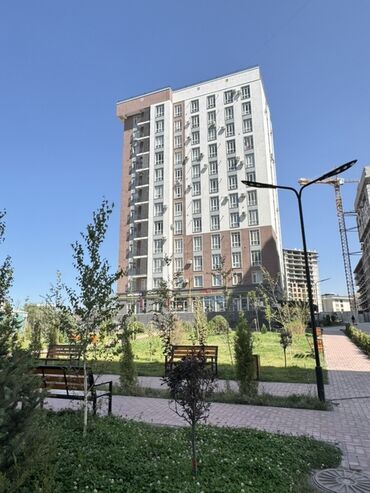недвижимость в токмоке: 2 бөлмө, 72 кв. м, Элитка, 9 кабат, ПСО (өзү оңдоп түзөтүп бүтүү үчүн)