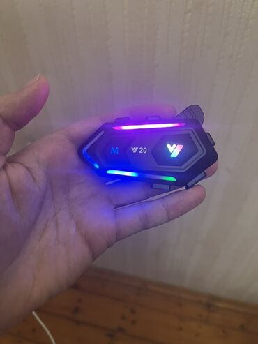Qulaqcıqlar: Motosiklet dəbilqəsi üçün Y20 Wireless Earphone Xüsusiyyətlər: - — 8
