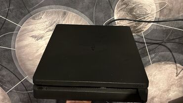 PS4 (Sony Playstation 4): Salam PlayStation 4 Slim Praşıpka madeldir 9:00 istətiyiniz oyunu