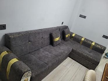 Divan satılır – açılır, bazalı L-şəkilli künc divan. Xüsusiyyətlər: -