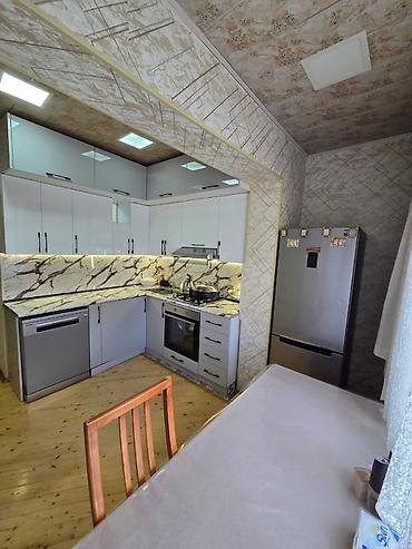 Mənzillər: Bakı, Yeni Yasamal, 4 otaqlı, Köhnə tikili, m. İnşaatçılar, 120 kv. m — 4
