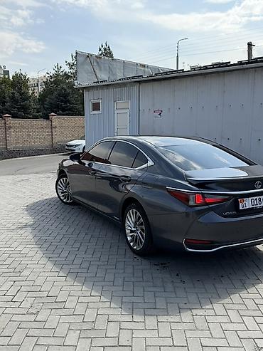 Lexus: Lexus ES: 2022 г., 2.5 л, Автомат, Гибрид, Седан — 1
