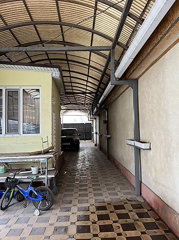 Продажа коттеджей и домов: + бизнес 6 квартир, угловой дом, ул. Крупская асфальтирована. В этом — 6